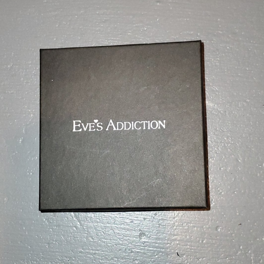 Neckless - Picture 1 of 4